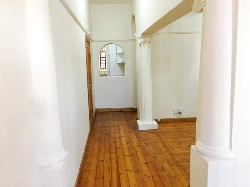 2 Bedroom Property for Sale in Vredehoek Western Cape